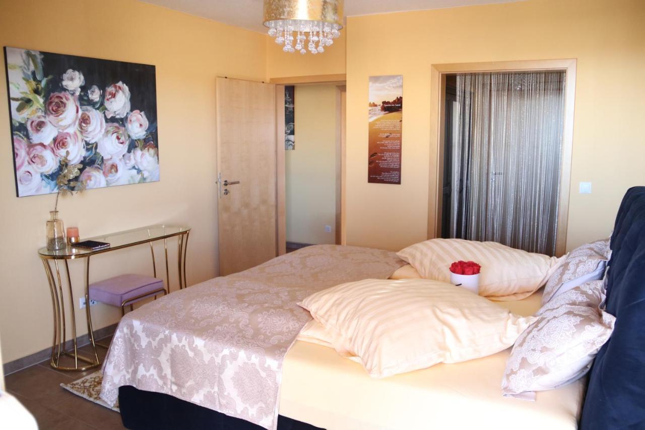 אטנהיים Fewo Golden Palace מראה חיצוני תמונה